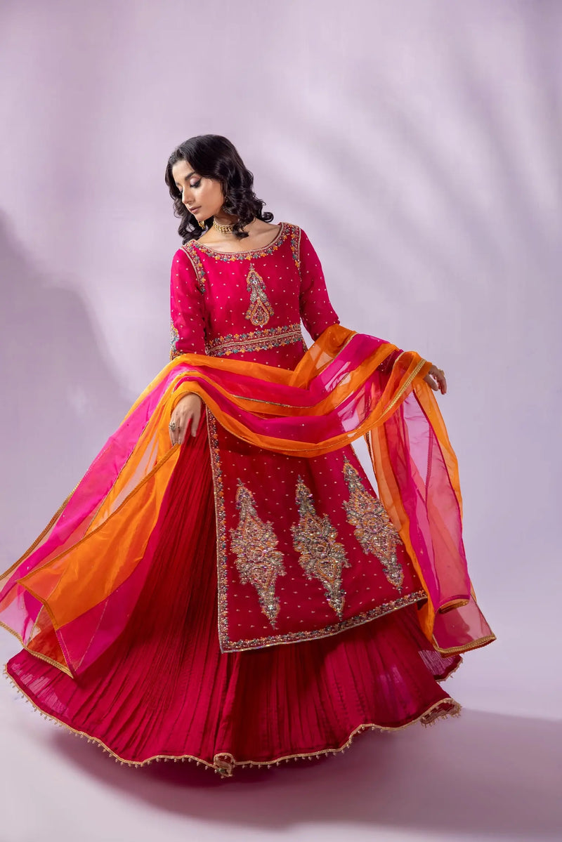 Fuchsia Garde- Luxury Embroidery Kurta Set - Maan Mehran