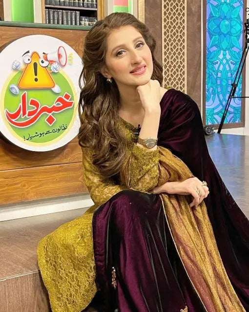 Noor-e-Jahan Shawl - Maan Mehran