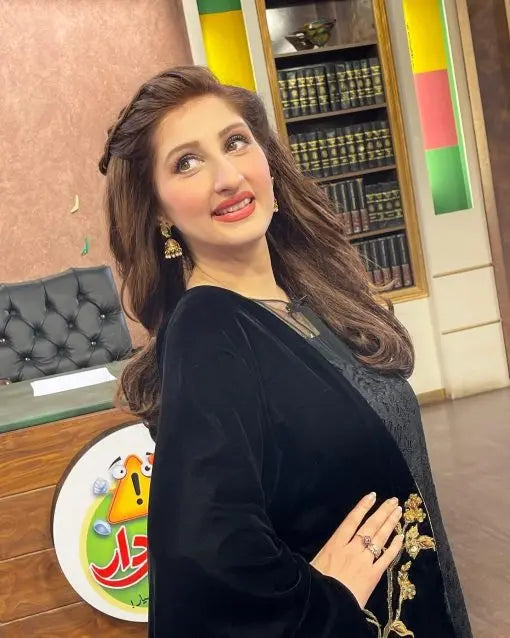 Rang-e-Haya Shawl - Maan Mehran