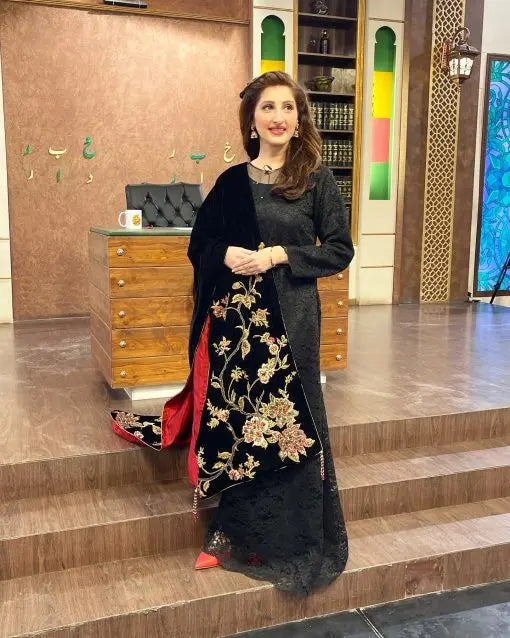 Rang-e-Haya Shawl - Maan Mehran