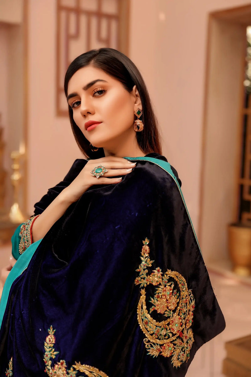 Rang-e-Naaz Shawl - Maan Mehran