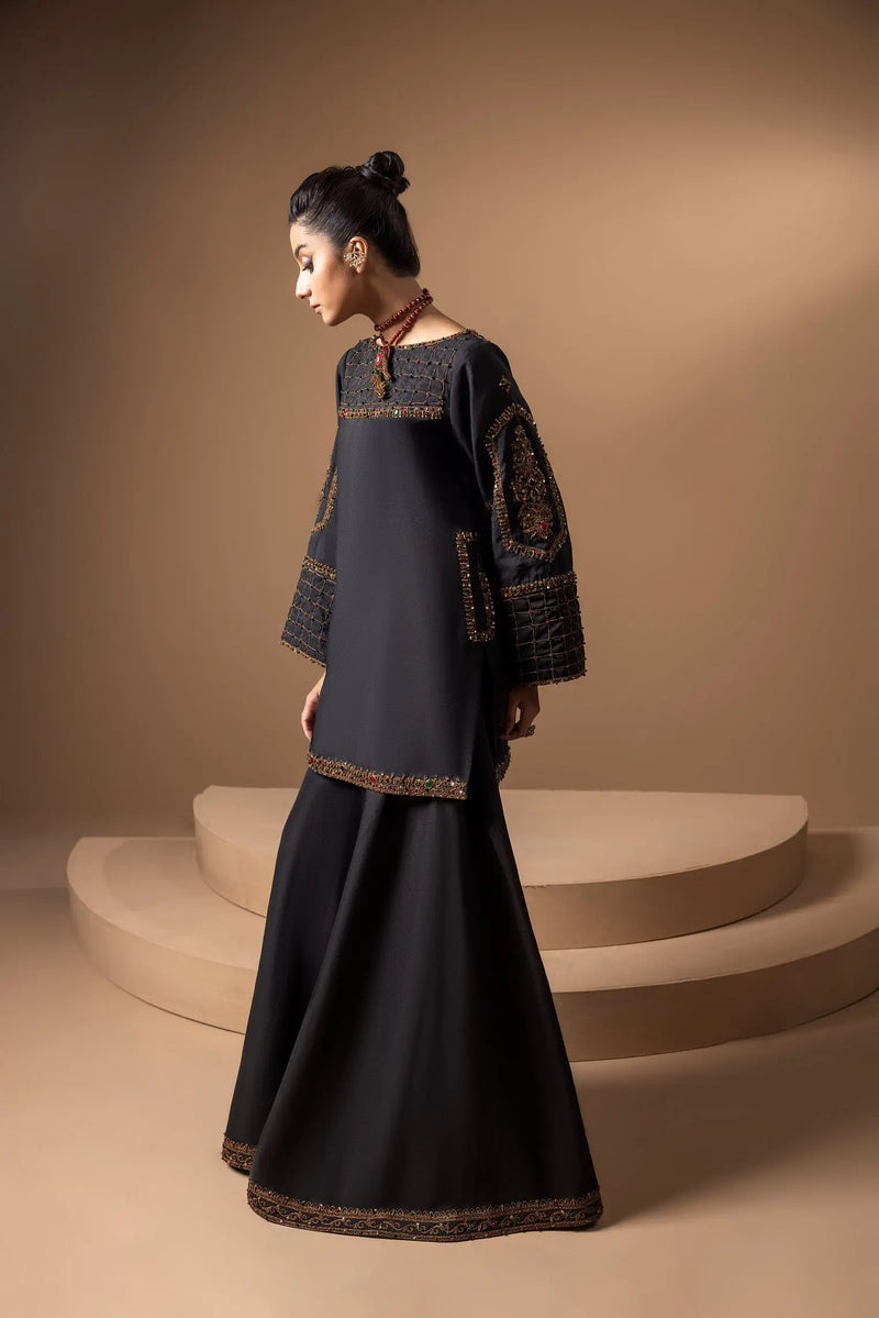 The Classy Empress - Maan Mehran