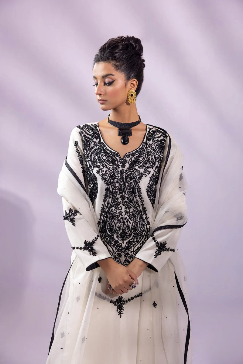 White & Black Bliss - Maan Mehran