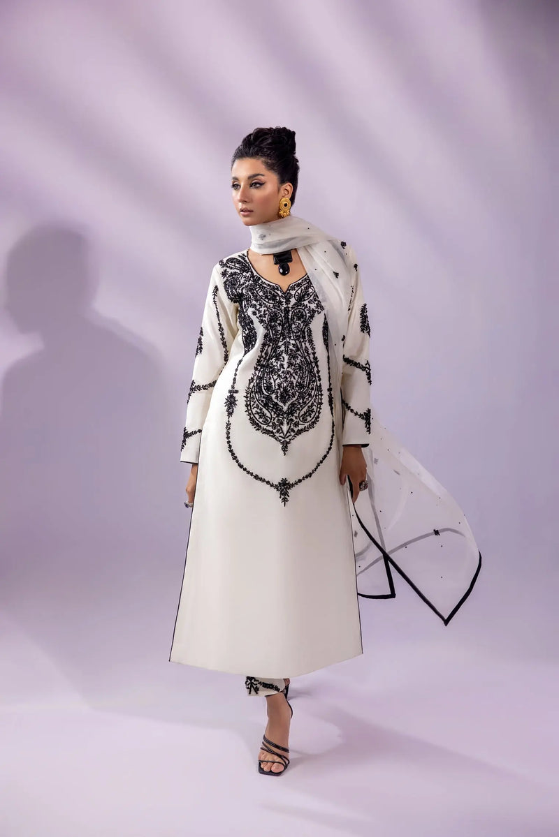 White & Black Bliss - Maan Mehran